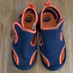 Oshkosh water shoes - toddler size 9